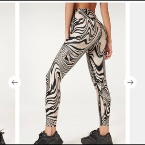 Brand new never worn Good American Core Power legging